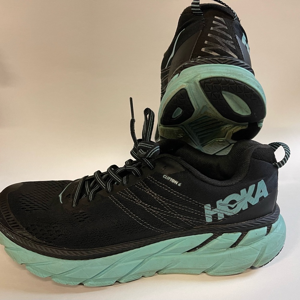 Used pair of HOKA Clifton 6 in good condition